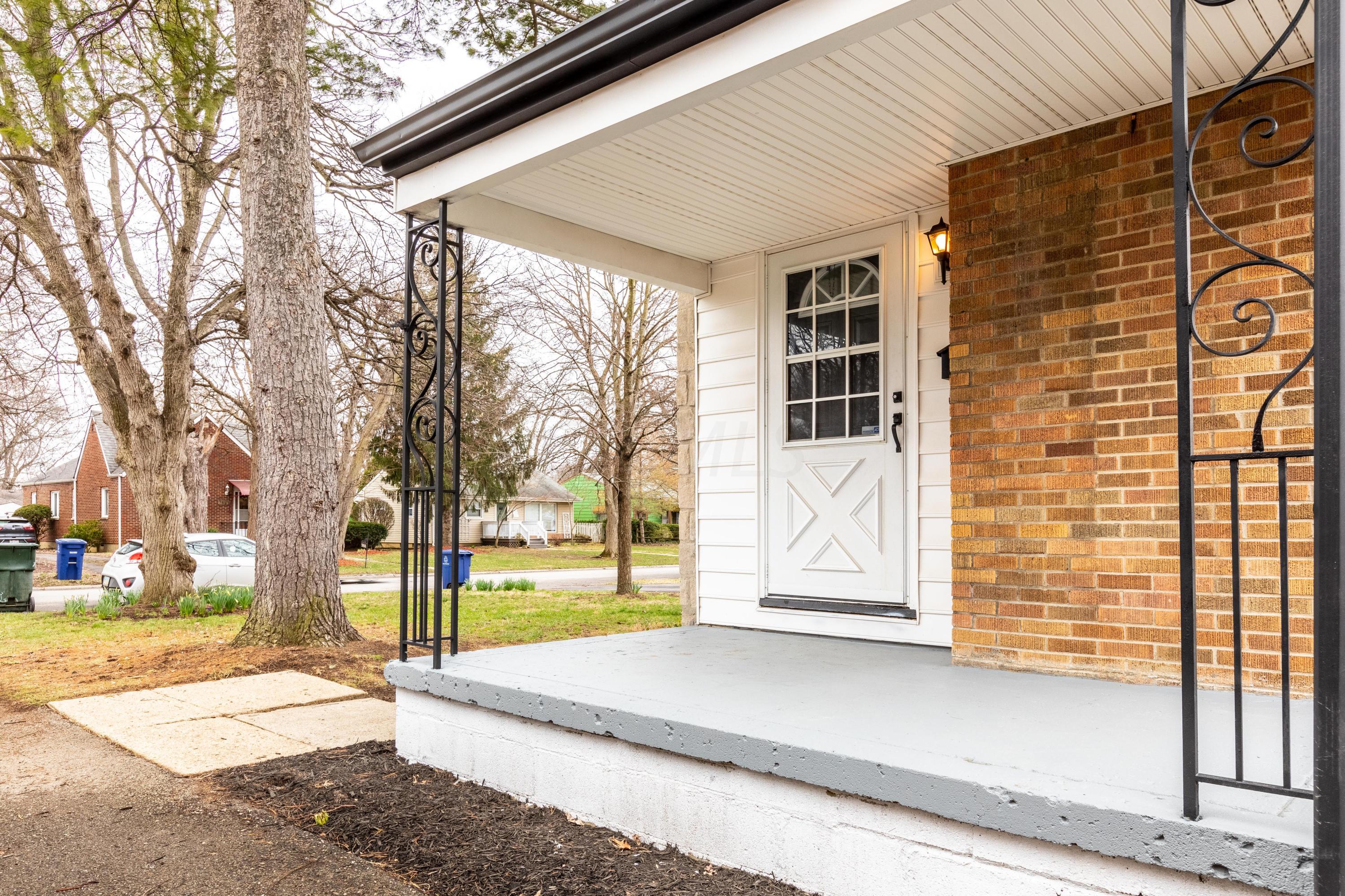 957 Kenwick Road Columbus, OH 43209 - Photo 3 of 35 Gallery Image 3