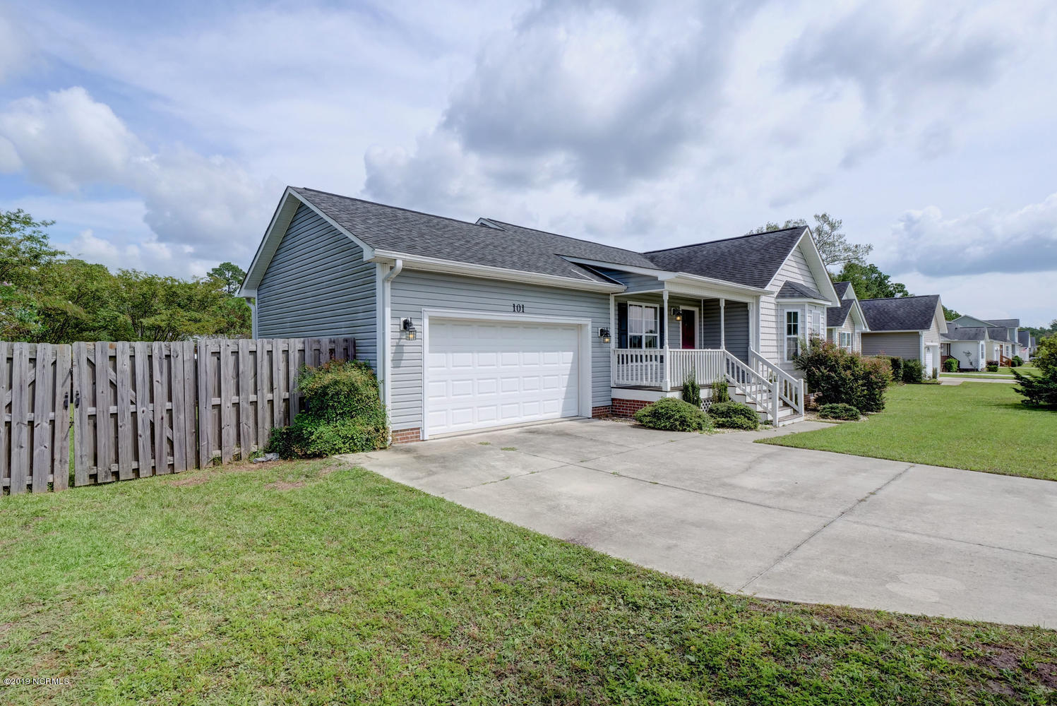 101 Sages Ridge Drive Holly Ridge, NC 28445 - Photo 2 of 24 101 Sages Ridge Dr Holly Ridge-large-002