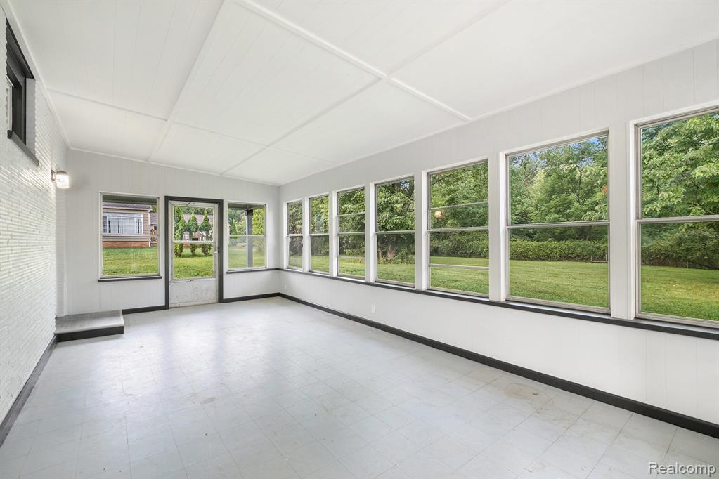 9212 Fenton Road Grand Blanc, MI 48439 - Photo 14 of 22 Gallery Image 14