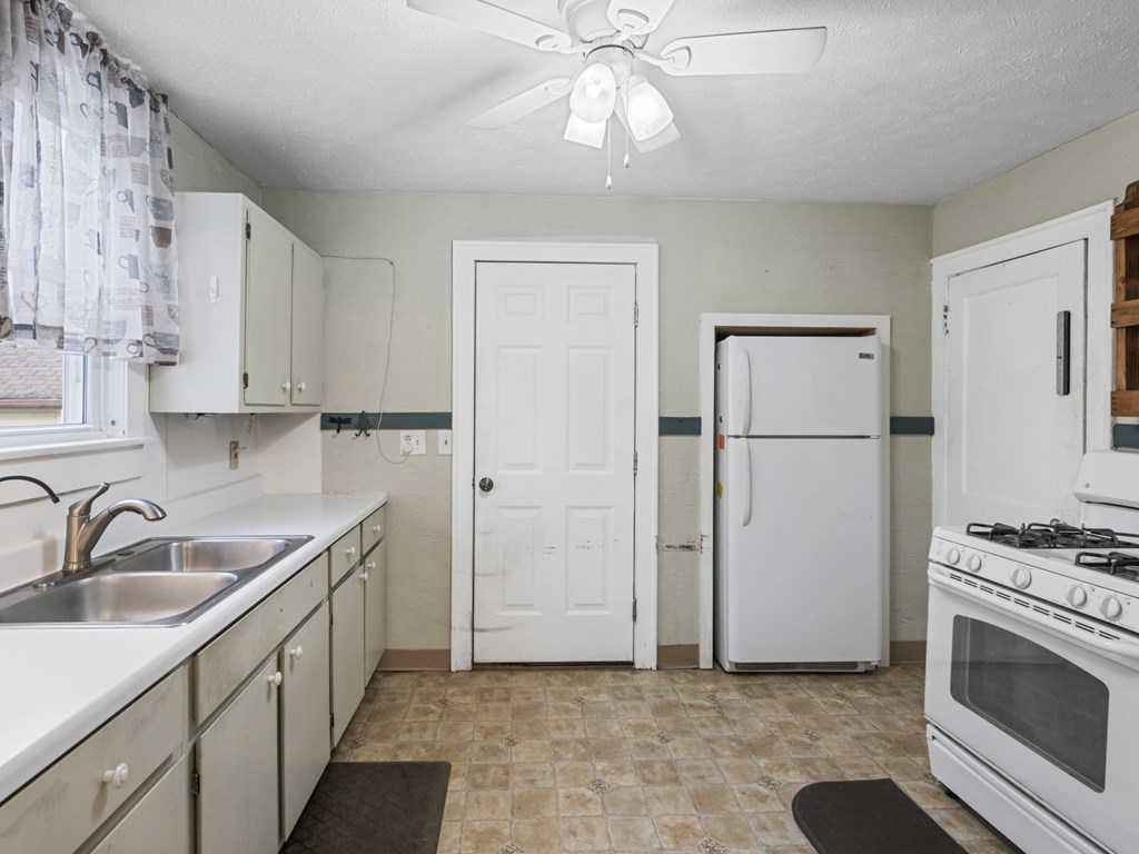 766 Ravine Street Meadville, PA 16335 - Photo 7 of 29 Gallery Image 7