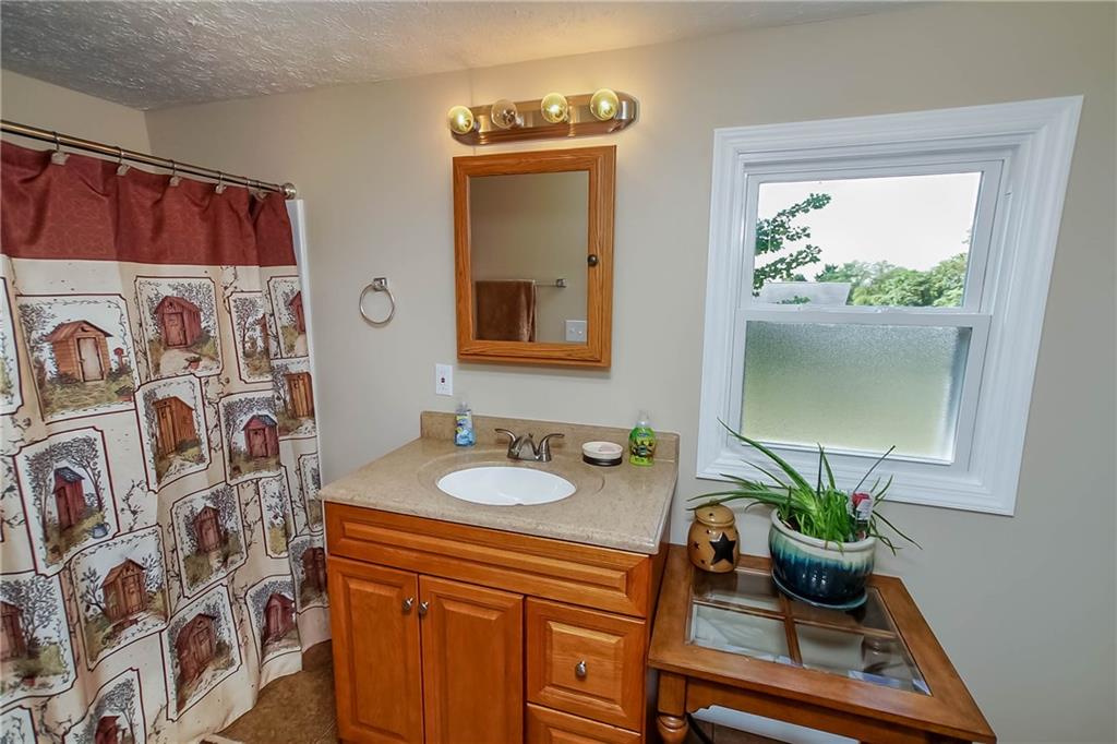 451 Mountain Road Uniontown, PA 15401 - Photo 4 of 25