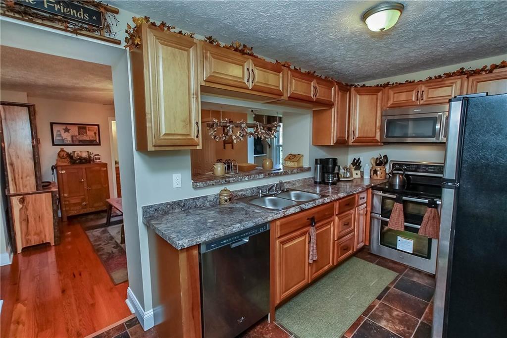 451 Mountain Road Uniontown, PA 15401 - Photo 9 of 25