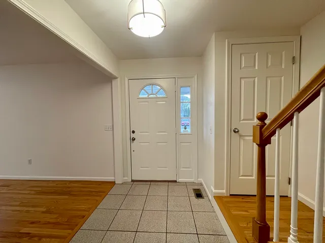 $5,500 | 196 Linwood Avenue, Unit 196, Newton, MA 02460