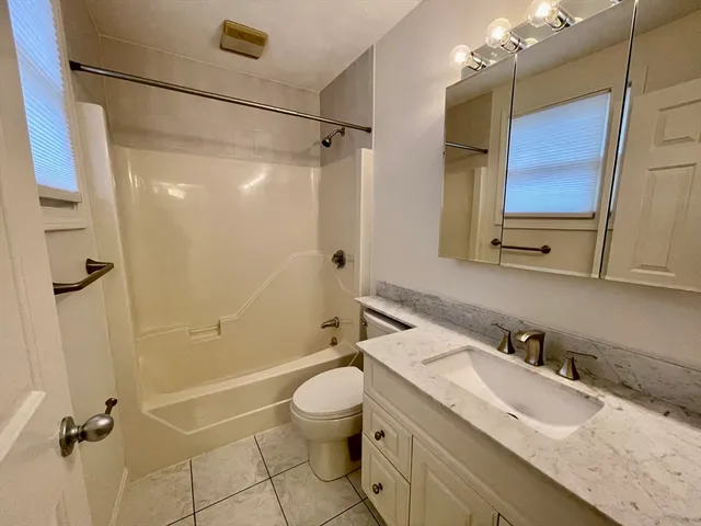 $5,500 | 196 Linwood Avenue, Unit 196, Newton, MA 02460