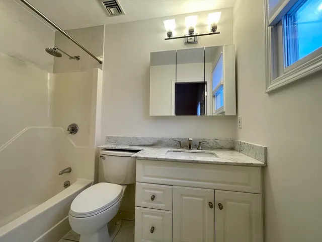 $5,500 | 196 Linwood Avenue, Unit 196, Newton, MA 02460