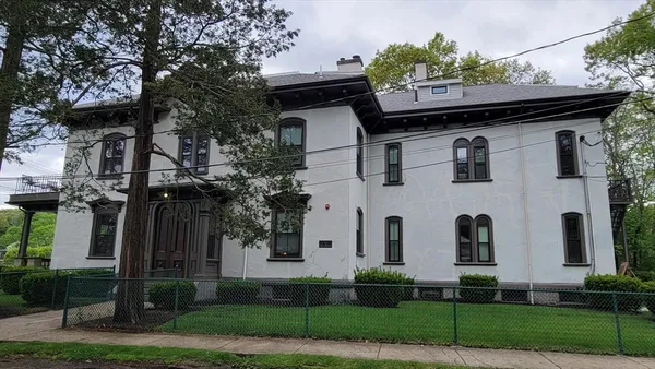 $2,100 | 73 Elm Road, Unit 8, Newton, MA 02460