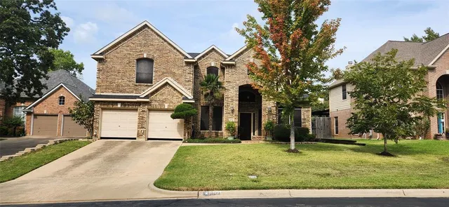 $3,500 | 809 Forest Hollow Drive, Hurst, TX 76053