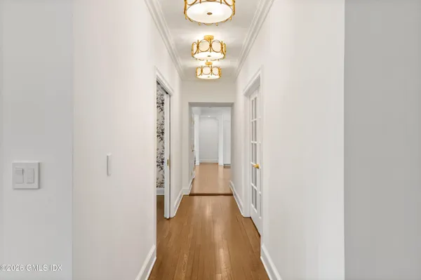 $6,950,000 | 530 Round Hill Road, Greenwich, CT 06831