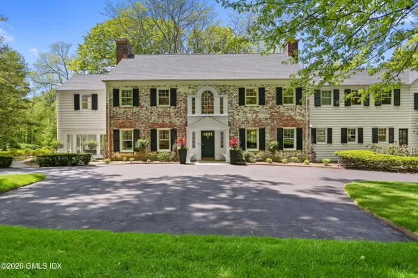 $6,950,000 | 530 Round Hill Road, Greenwich, CT 06831