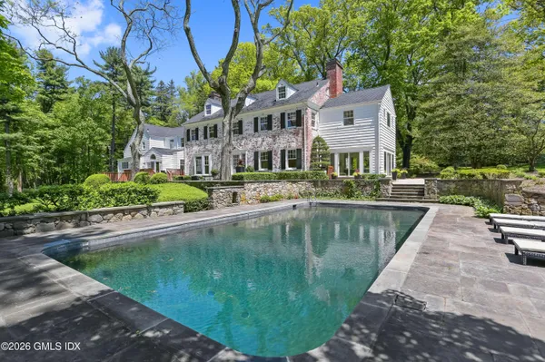 $6,950,000 | 530 Round Hill Road, Greenwich, CT 06831