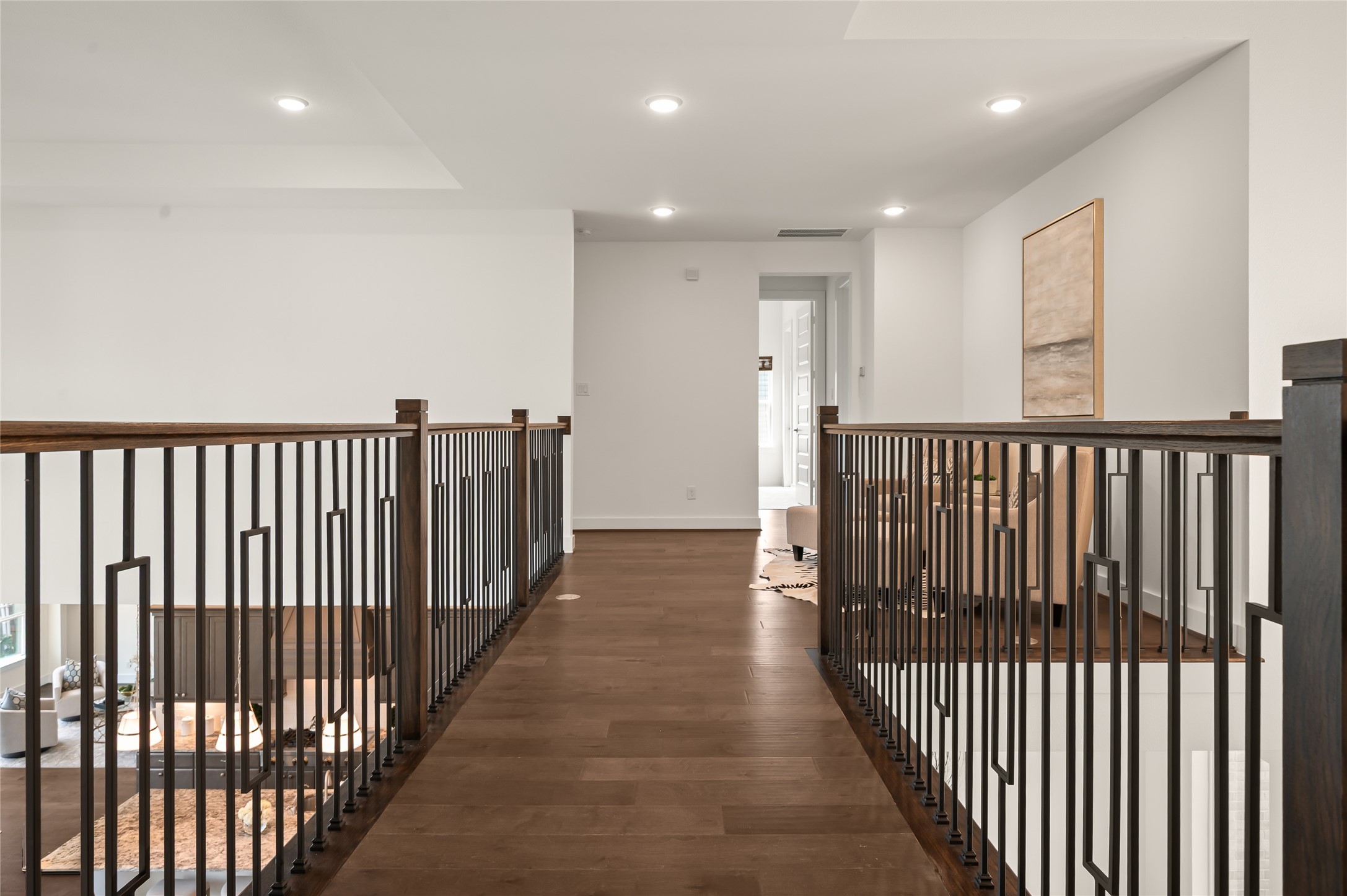 2215 MacArthur Street Houston, TX 77030 - Photo 20 of 33 a view of a hallway with wooden floor
