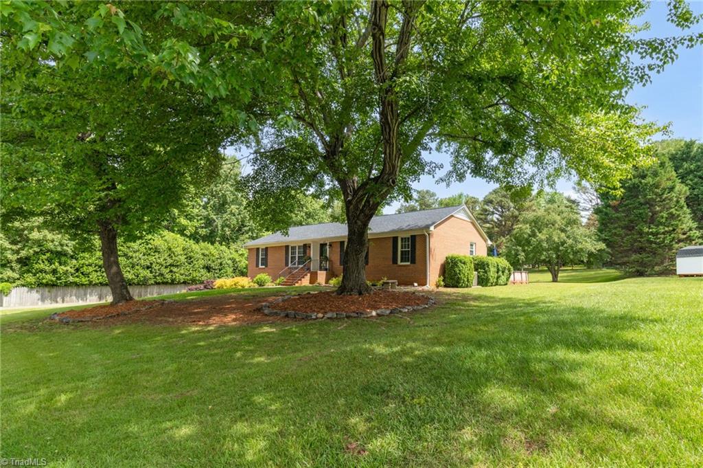 658 Drumheller Road Clemmons, NC 27012 - Photo 3 of 39 Gallery Image 3