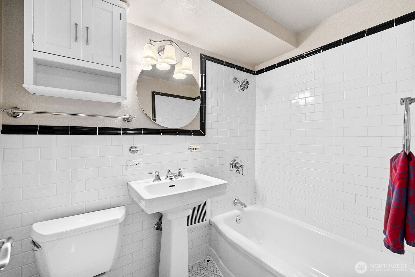 1105 Spring Street, Unit 407 Seattle, WA 98104 - Photo 17 of 28 Gallery Image 17
