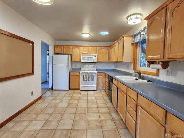 $600,000 | 305 Divide View Drive, Idaho Springs, CO 80452