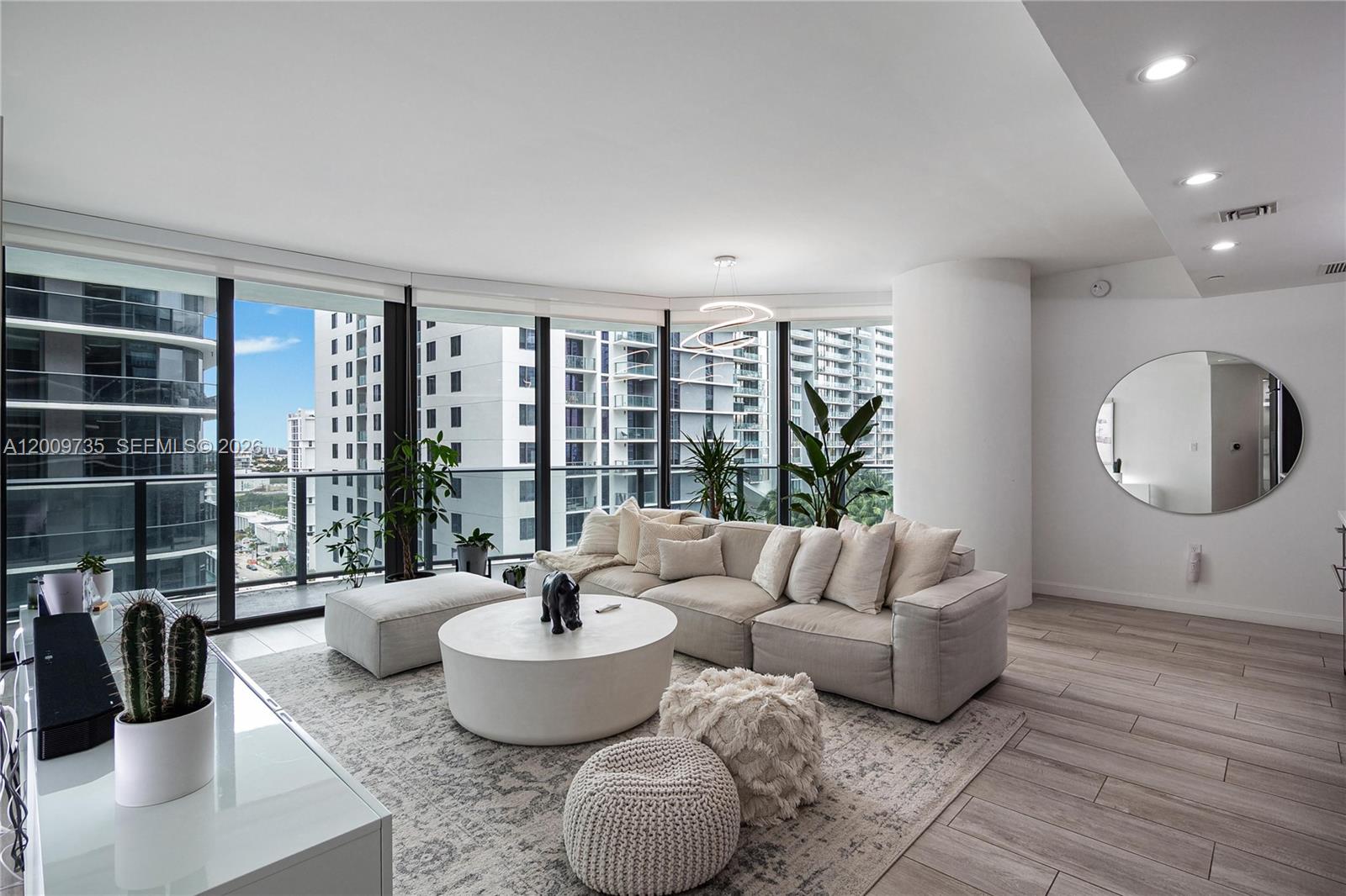 45 Southwest 9th Street, Unit 1508 Miami, FL 33130 - Photo 2 of 21