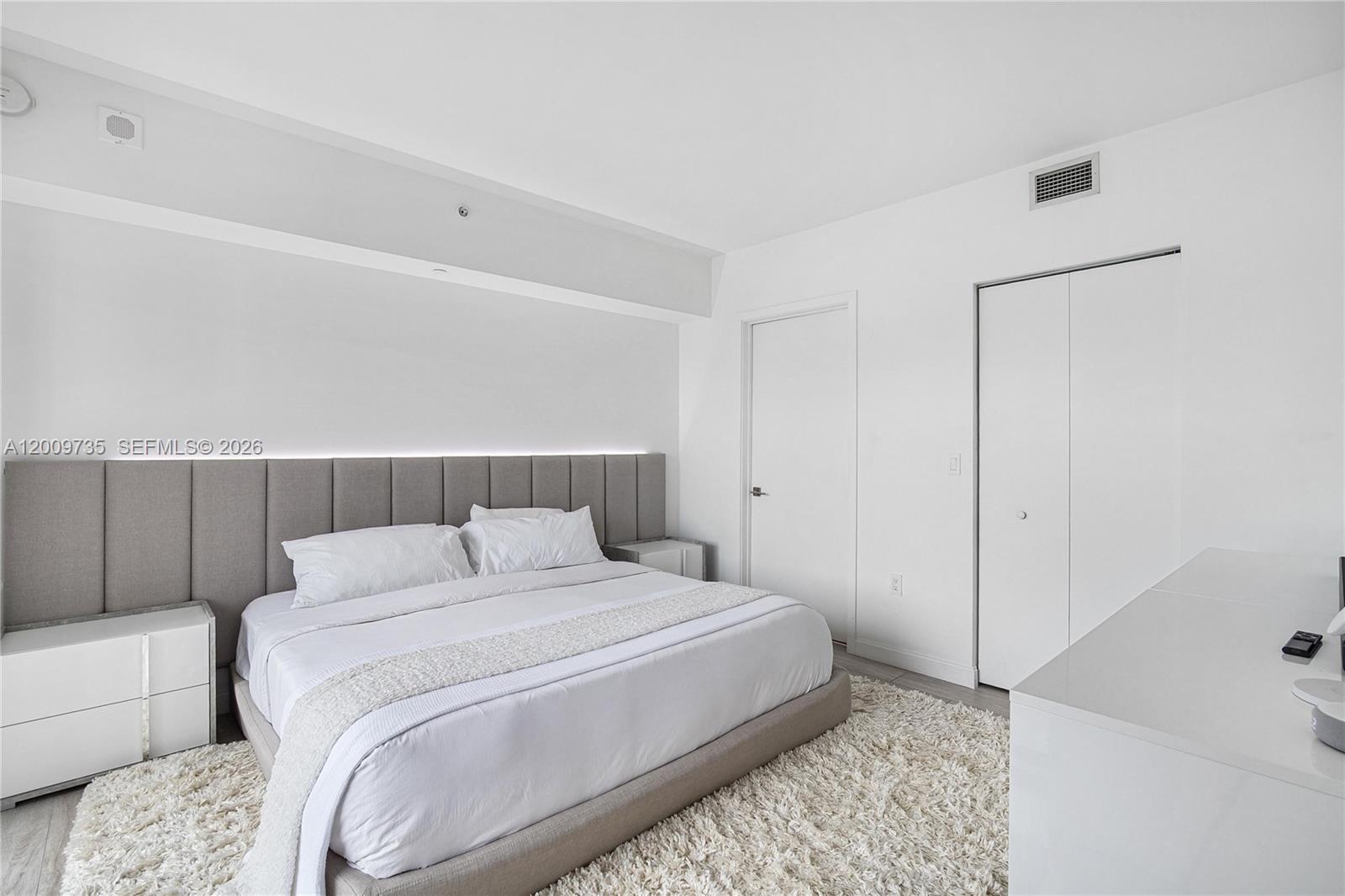 45 Southwest 9th Street, Unit 1508 Miami, FL 33130 - Photo 5 of 21