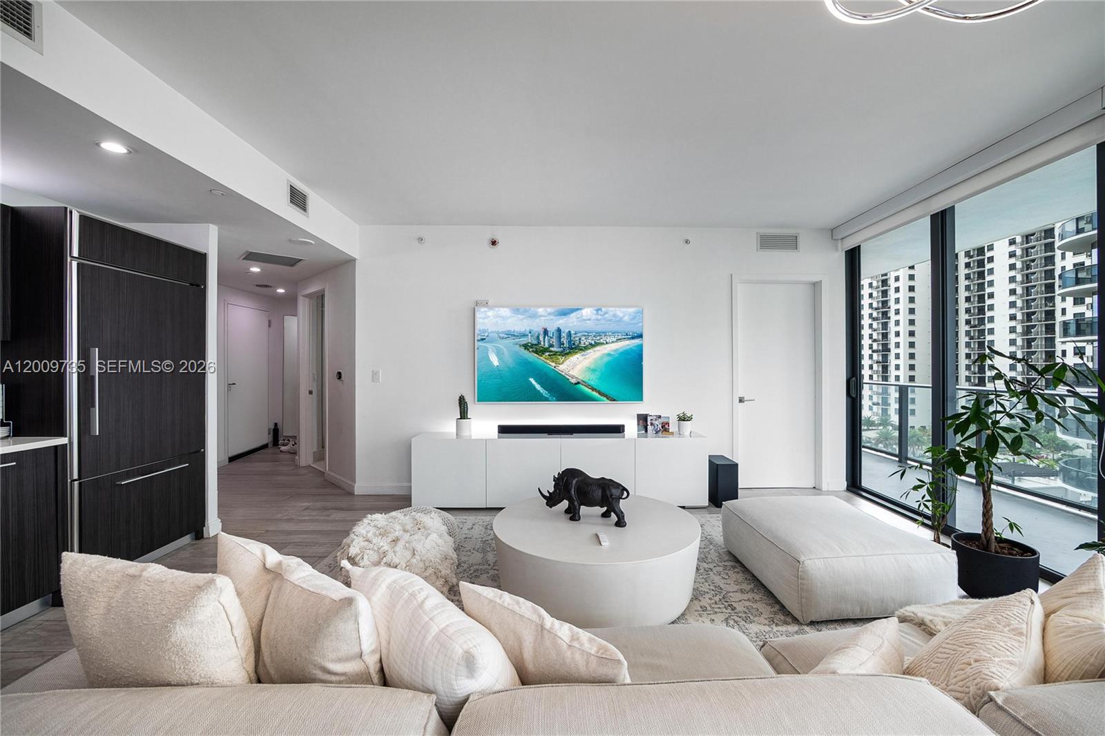 45 Southwest 9th Street, Unit 1508 Miami, FL 33130 - Photo 9 of 21