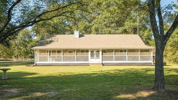 $850,000 | 213 County Road 2320, Telephone, TX 75488