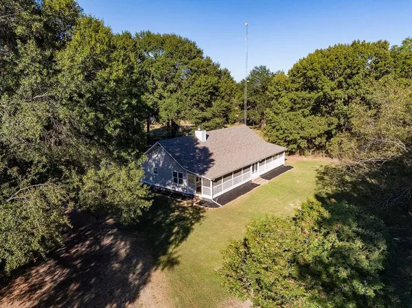 $850,000 | 213 County Road 2320, Telephone, TX 75488