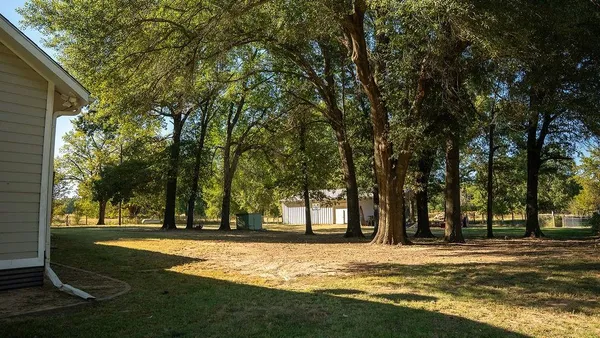 $850,000 | 213 County Road 2320, Telephone, TX 75488