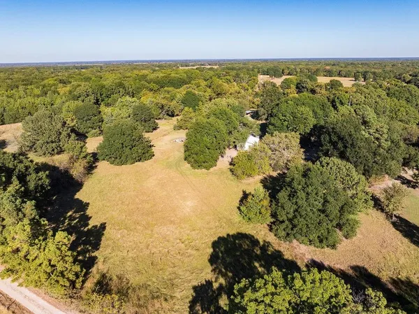 $850,000 | 213 County Road 2320, Telephone, TX 75488