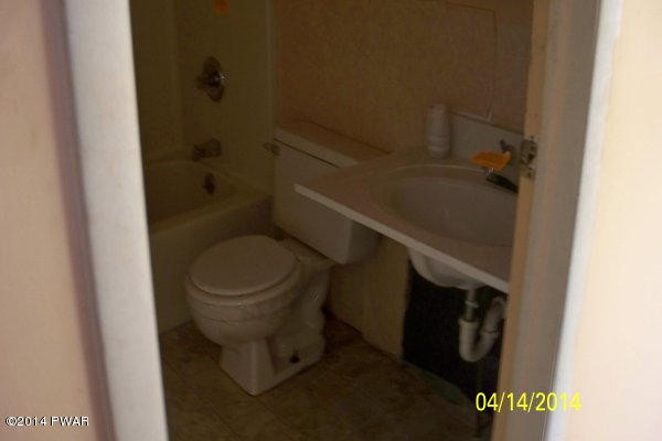 98 Pine Ridge Drive East Bushkill, PA 18324 - Photo 8 of 11