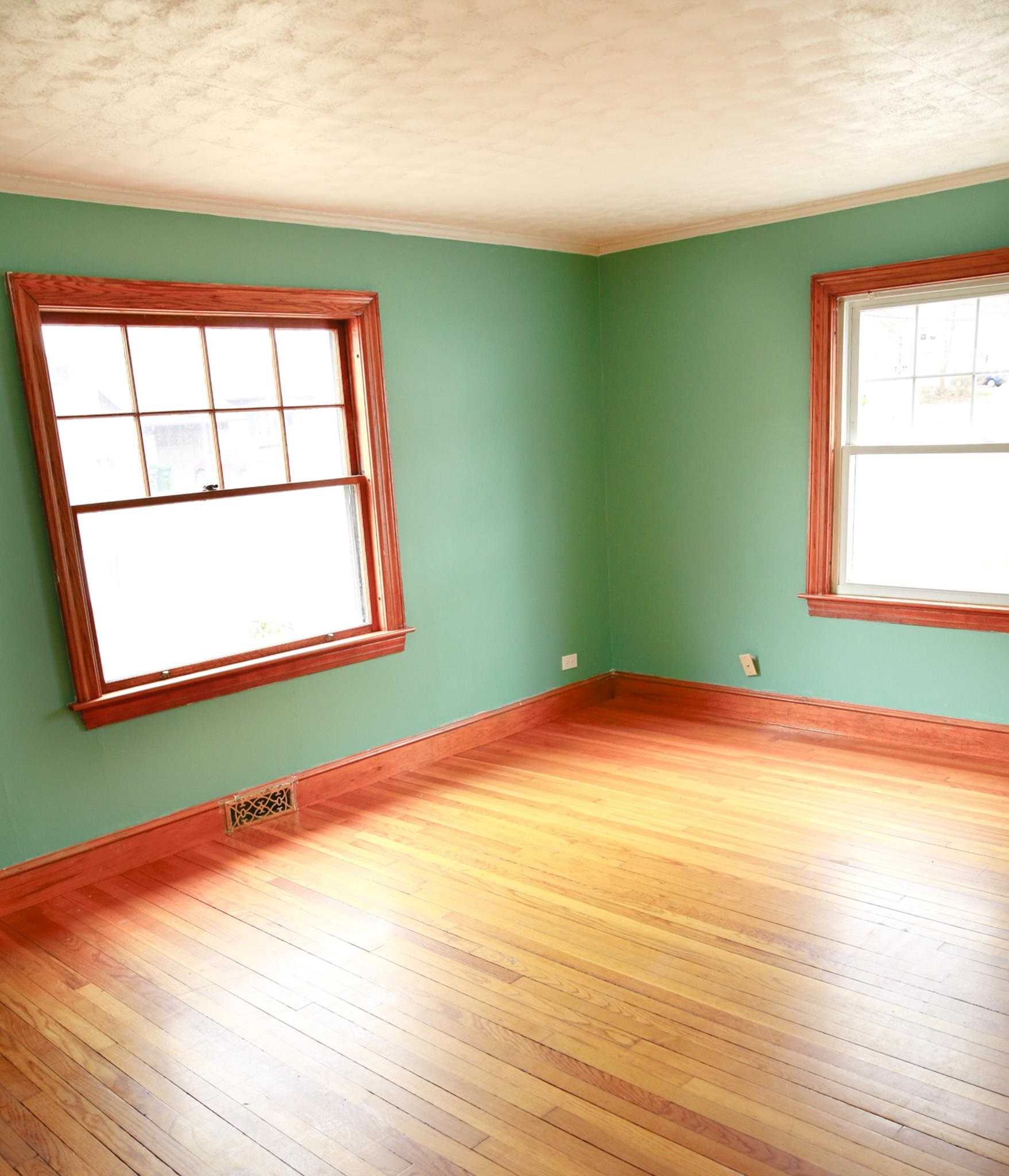 455 Blodget Street Manchester, NH 03104 - Photo 18 of 37