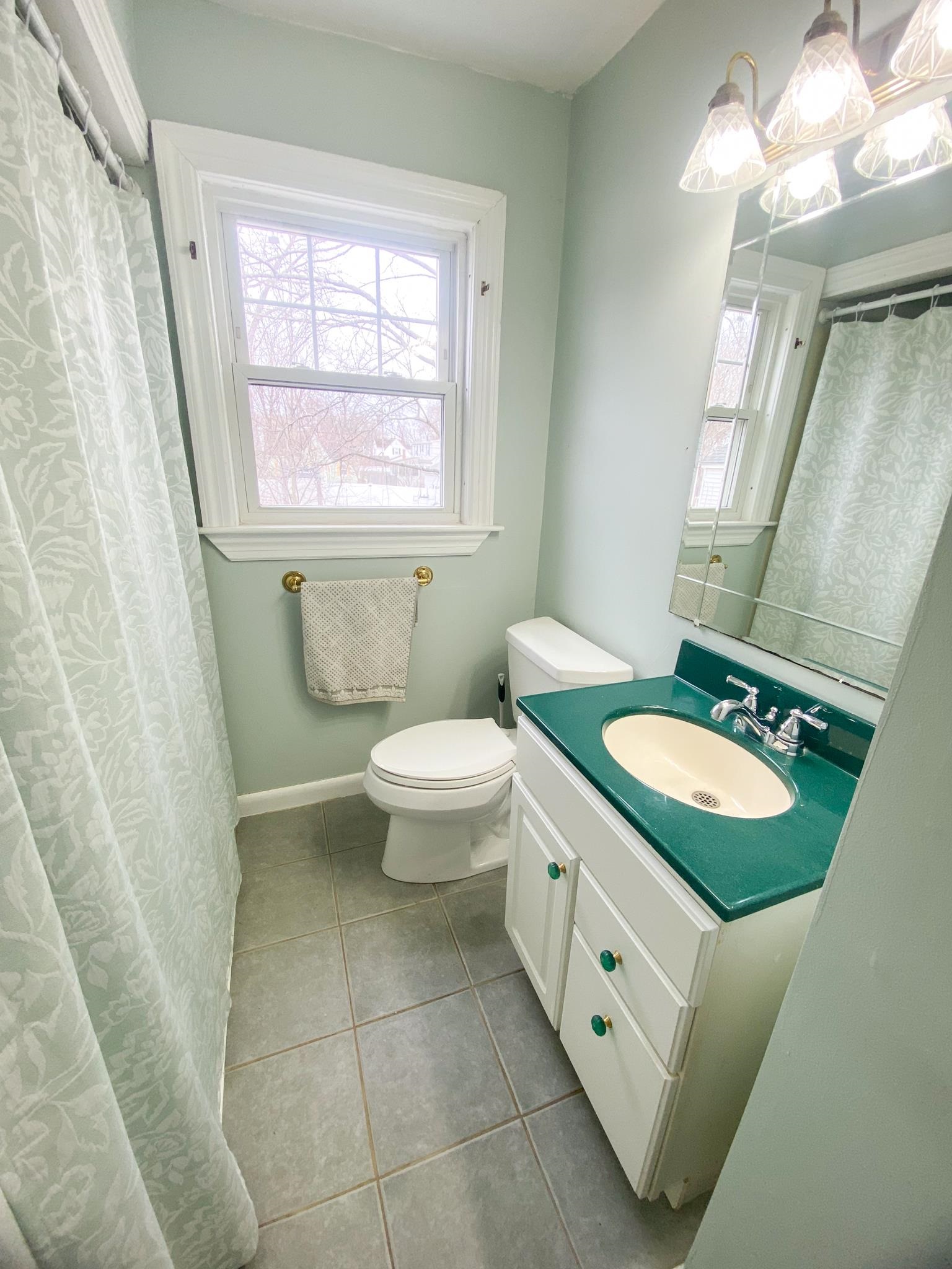 455 Blodget Street Manchester, NH 03104 - Photo 22 of 37