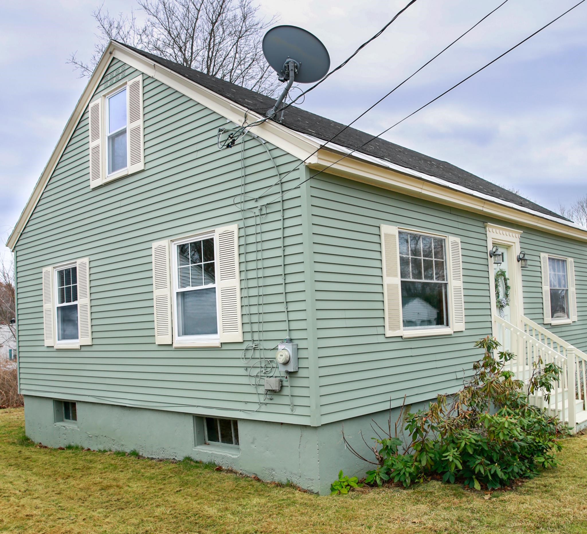 455 Blodget Street Manchester, NH 03104 - Photo 10 of 37