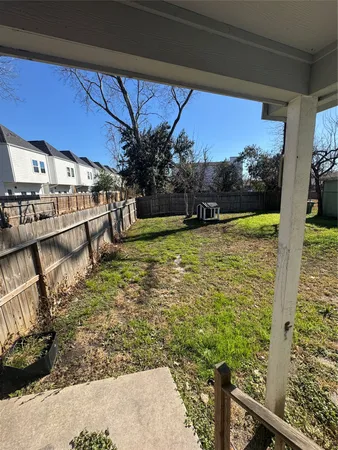 $1,685 | 8502 North Main Street, Houston, TX 77022
