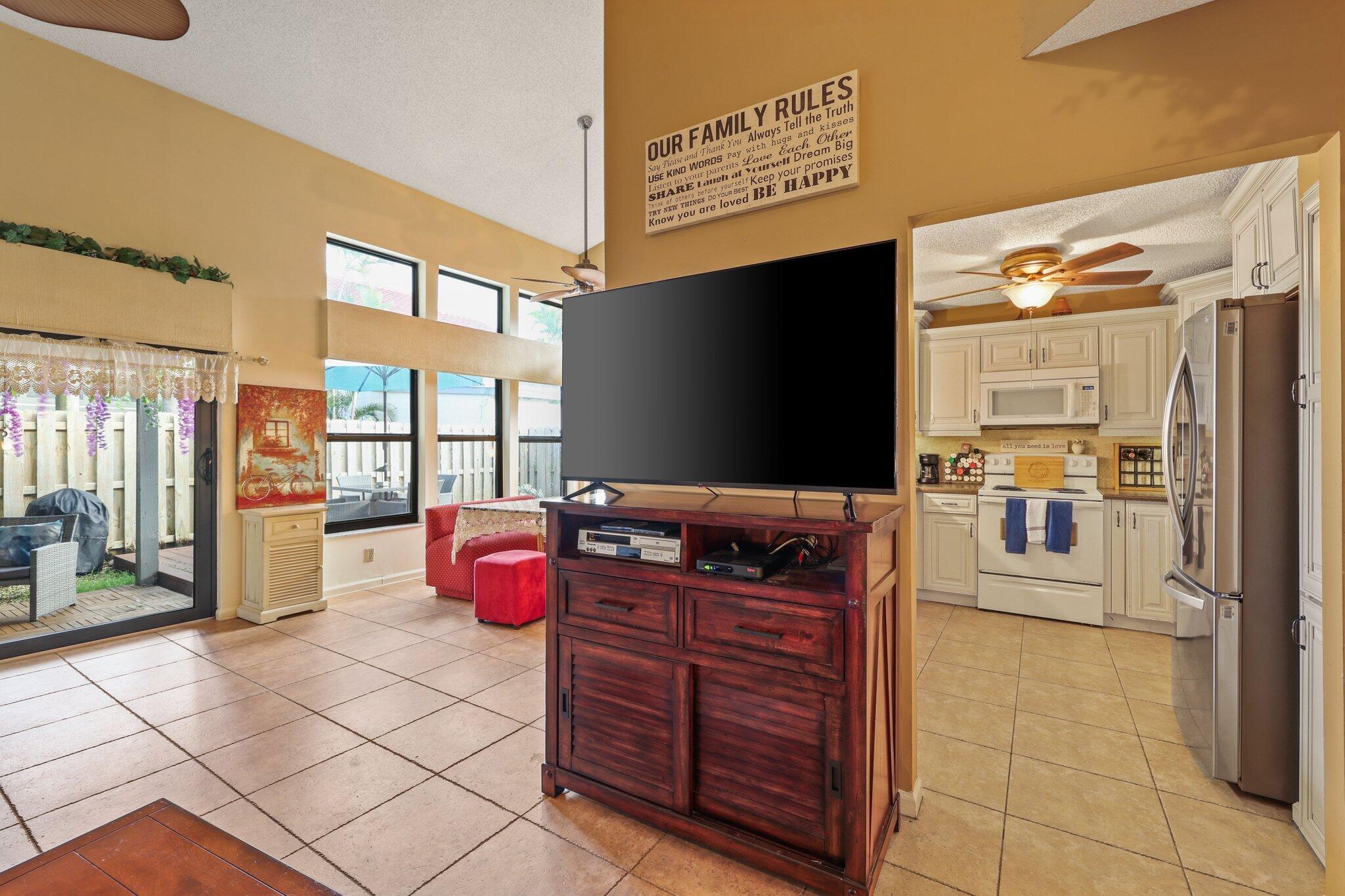 5518 Croydon Court Boca Raton, FL 33486 - Photo 15 of 65 5518 Croydon Ct - 15.jpg-SMALL