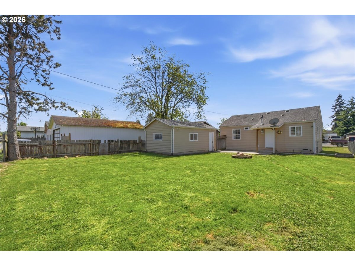 3042 Field Street Longview, WA 98632 - Photo 17 of 25