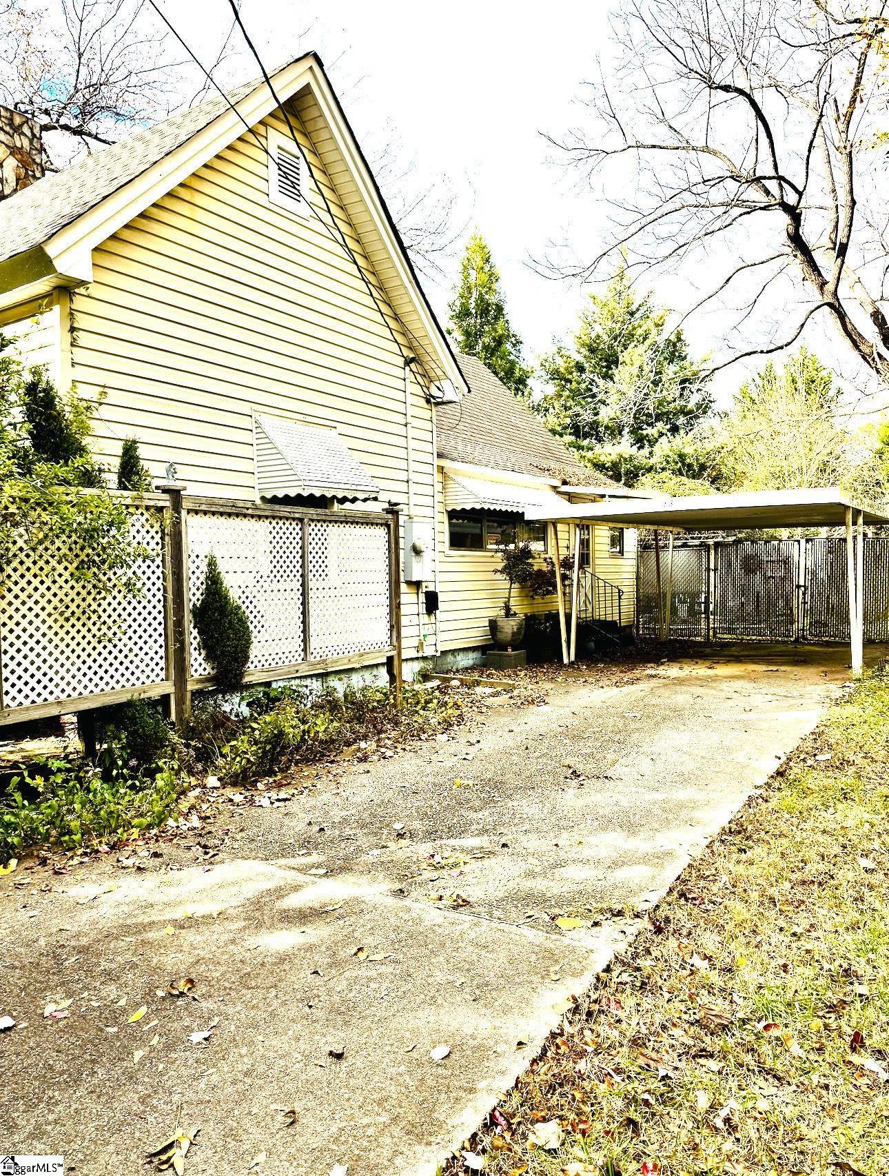 13 Montgomery Street Drayton, SC 29307 - Photo 2 of 22