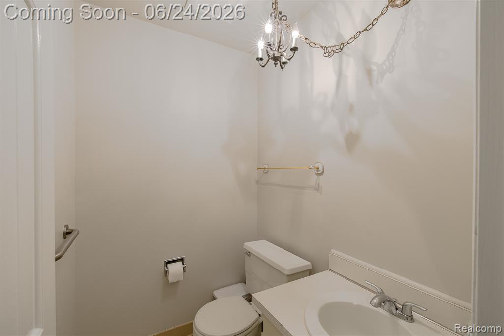 710 Basswood Drive Rochester Hills, MI 48309 - Photo 23 of 42