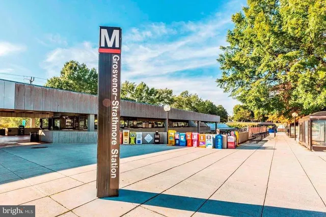 $289,900 | 10101 Grosvenor Place, Unit 914, Rockville, MD 20852