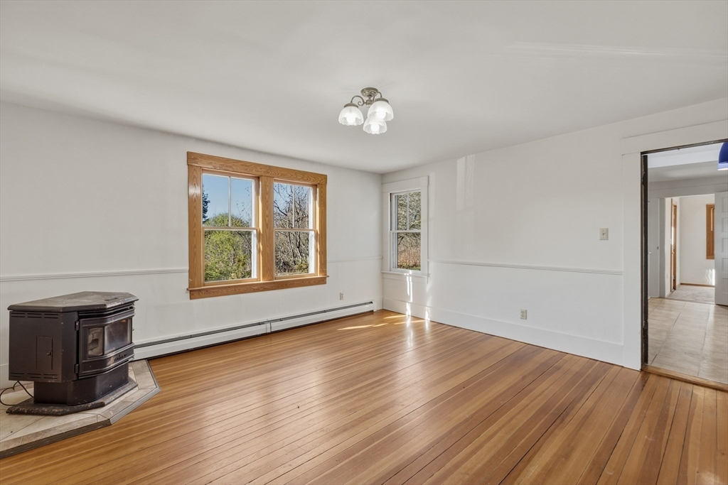 274 Sunderland Road Amherst, MA 01002 - Photo 11 of 42