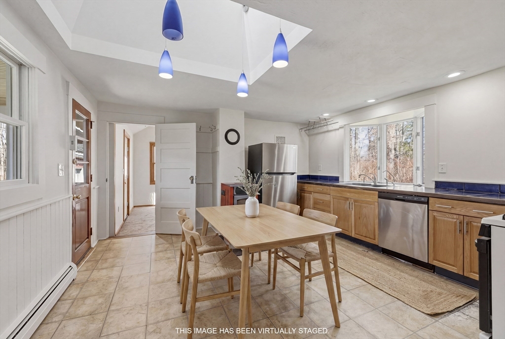 274 Sunderland Road Amherst, MA 01002 - Photo 9 of 42
