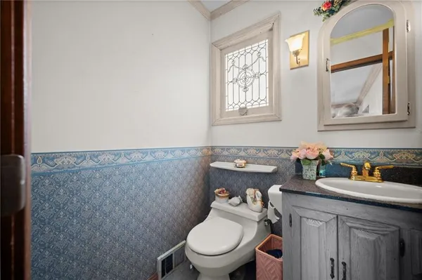$192,900 | 1521 Pacific Avenue, Natrona Heights, PA 15065