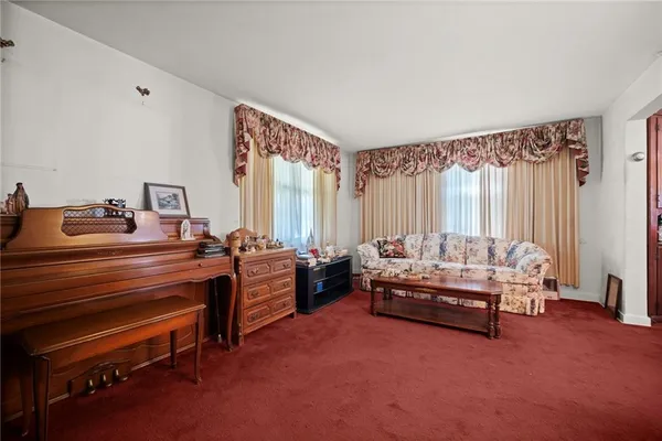 $192,900 | 1521 Pacific Avenue, Natrona Heights, PA 15065