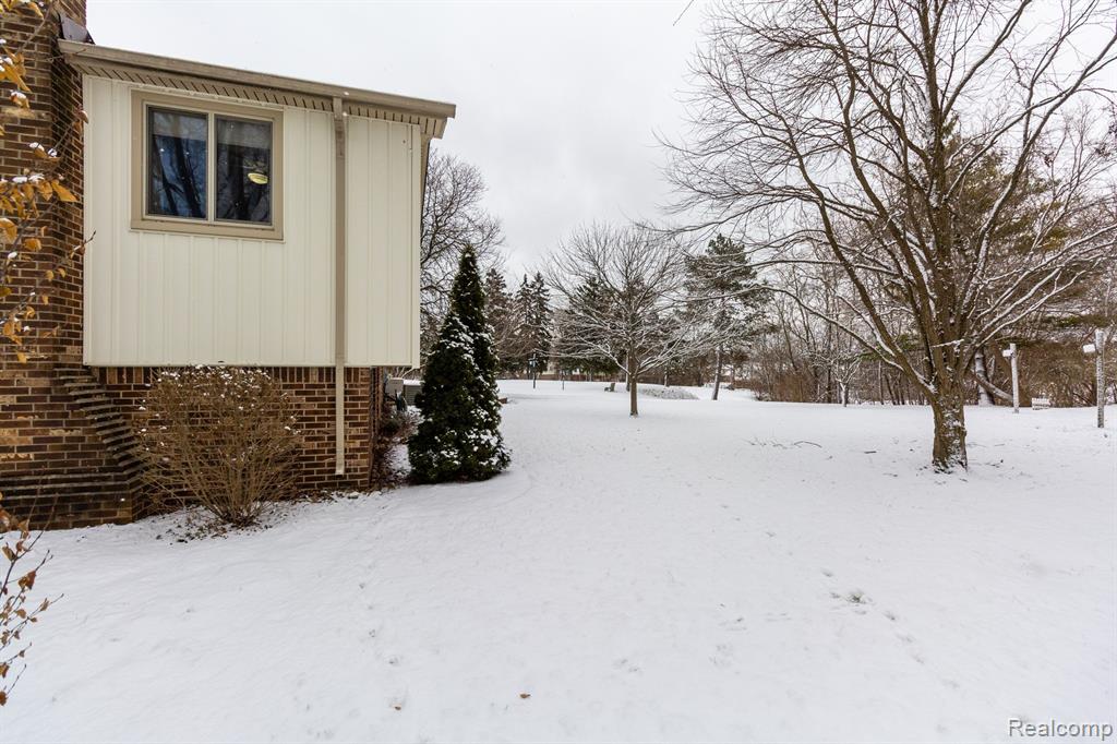 573 Lockmoore Court Rochester Hills, MI 48307 - Photo 41 of 59