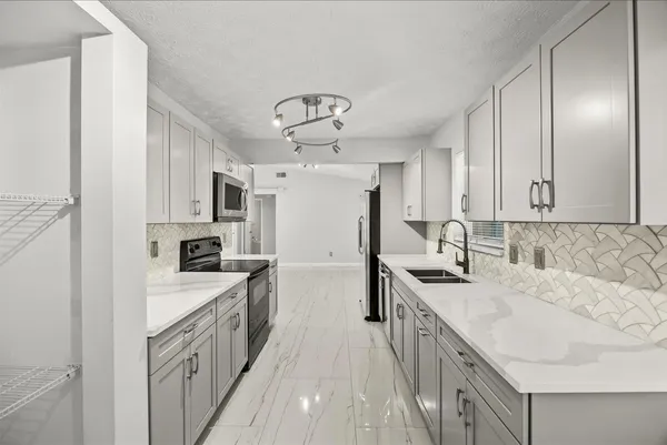 $2,800 | 2010 Southwest Burlington Street, Port St. Lucie, FL 34984