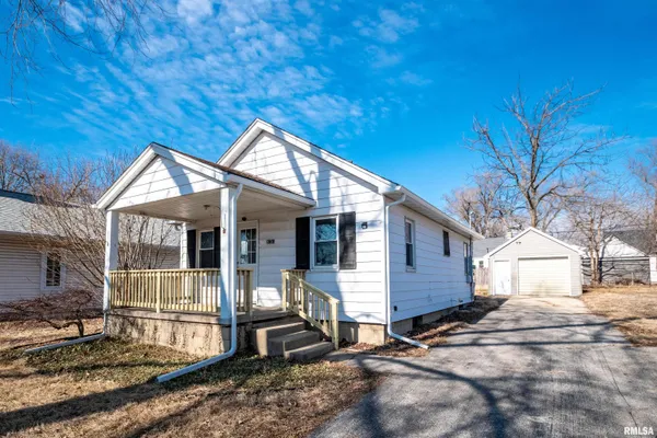 $109,000 | 821 East Wilson Avenue, Peoria Heights, IL 61616