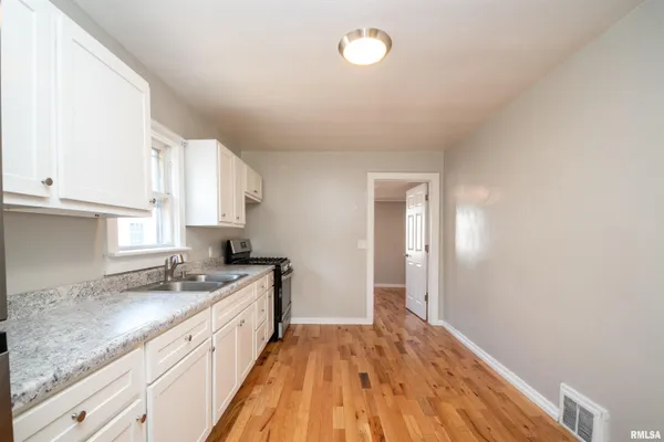 $100,000 | 821 East Wilson Avenue, Peoria Heights, IL 61616