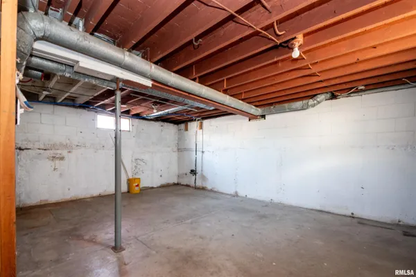 $100,000 | 821 East Wilson Avenue, Peoria Heights, IL 61616