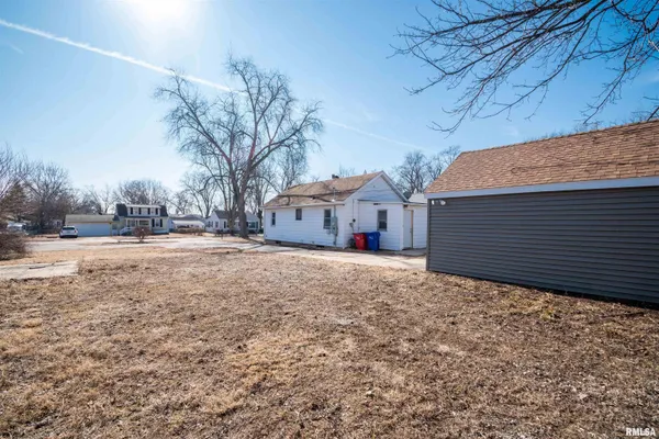 $100,000 | 821 East Wilson Avenue, Peoria Heights, IL 61616