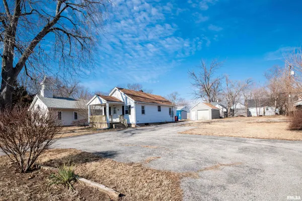 $100,000 | 821 East Wilson Avenue, Peoria Heights, IL 61616