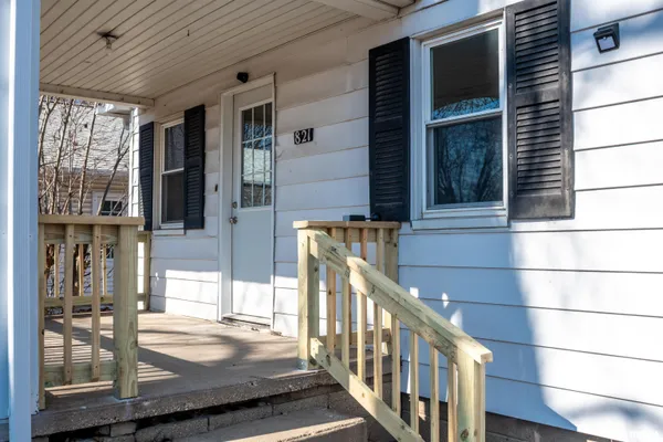 $100,000 | 821 East Wilson Avenue, Peoria Heights, IL 61616