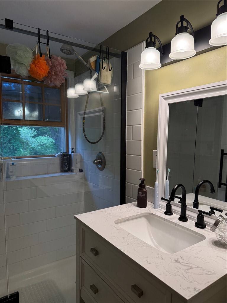 511 Weaver Hill Road Coventry, RI 02816 - Photo 6 of 22