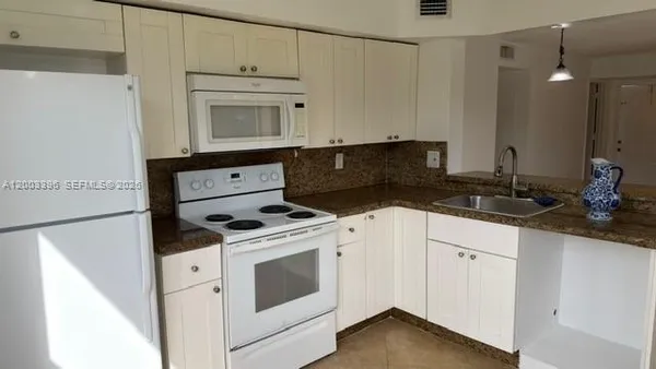 $2,300 | 1160 Washington Circle, Unit 1160B, Florida City, FL 33034