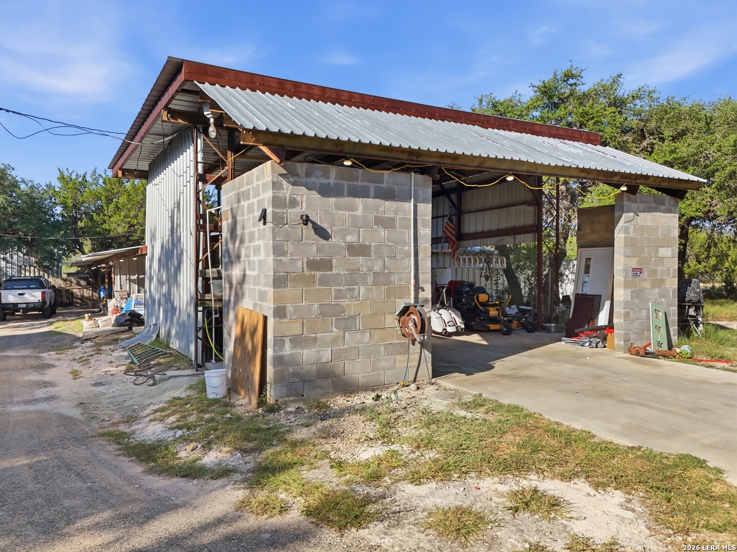 3966 Ranch Road 335 Uvalde, TX 78801 - Photo 28 of 47 Gallery Image 28